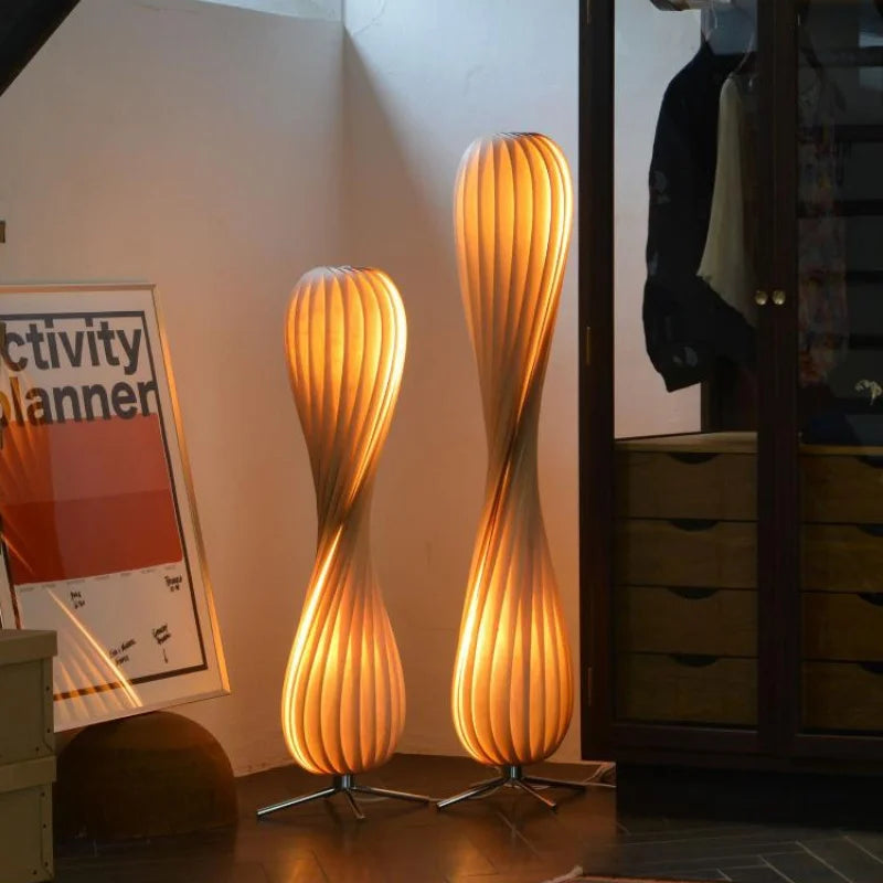 The Gyeonghu-gung Floor Lamp
