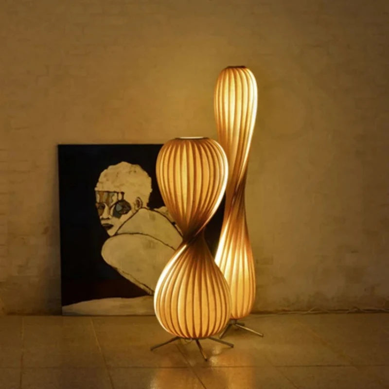 The Gyeonghu-gung Floor Lamp